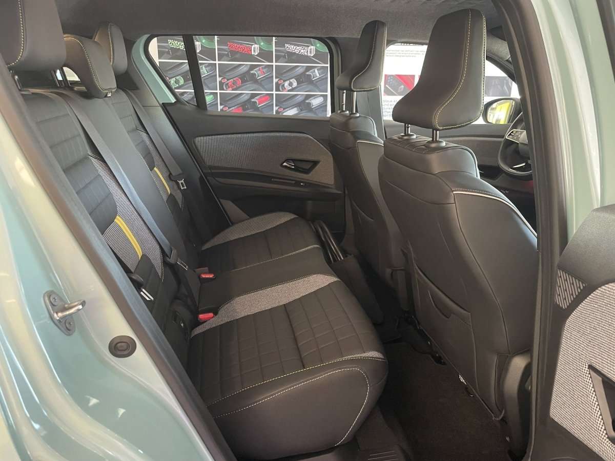 Fahrzeugbild eines Renault 4 E-TECH