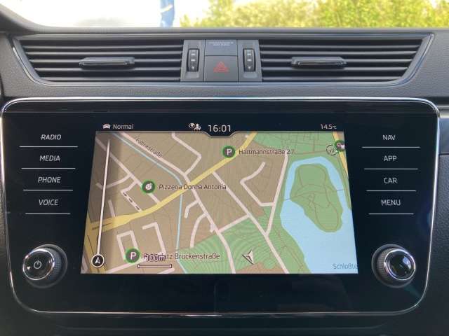 Fahrzeugbild eines Skoda Superb