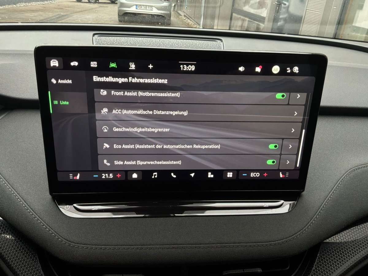 Fahrzeugbild eines Skoda ELROQ