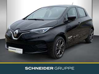 Schräge Frontansicht auf einen Renault ZOE , freigestellt