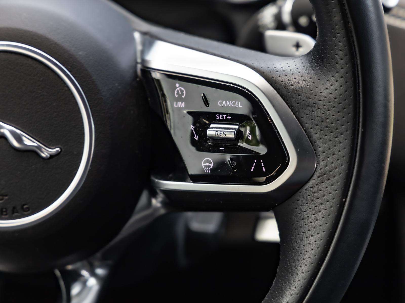 Fahrzeugbild eines Jaguar F-PACE