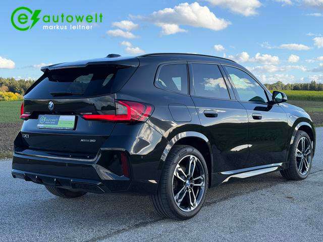 Fahrzeugbild eines BMW iX1