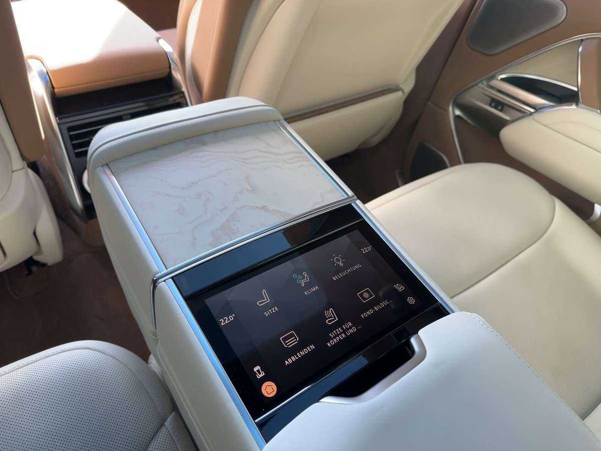 Fahrzeugbild eines Land Rover Range Rover