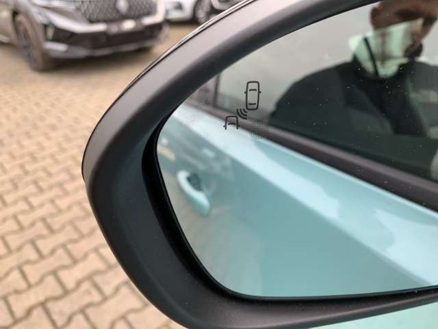 Fahrzeugbild eines Renault 4 E-TECH