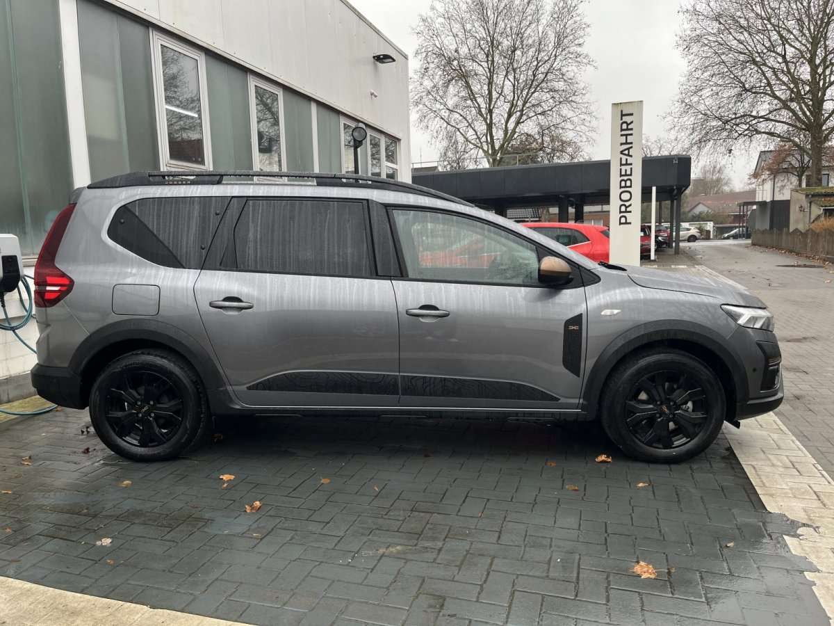 Fahrzeugbild eines Dacia Jogger