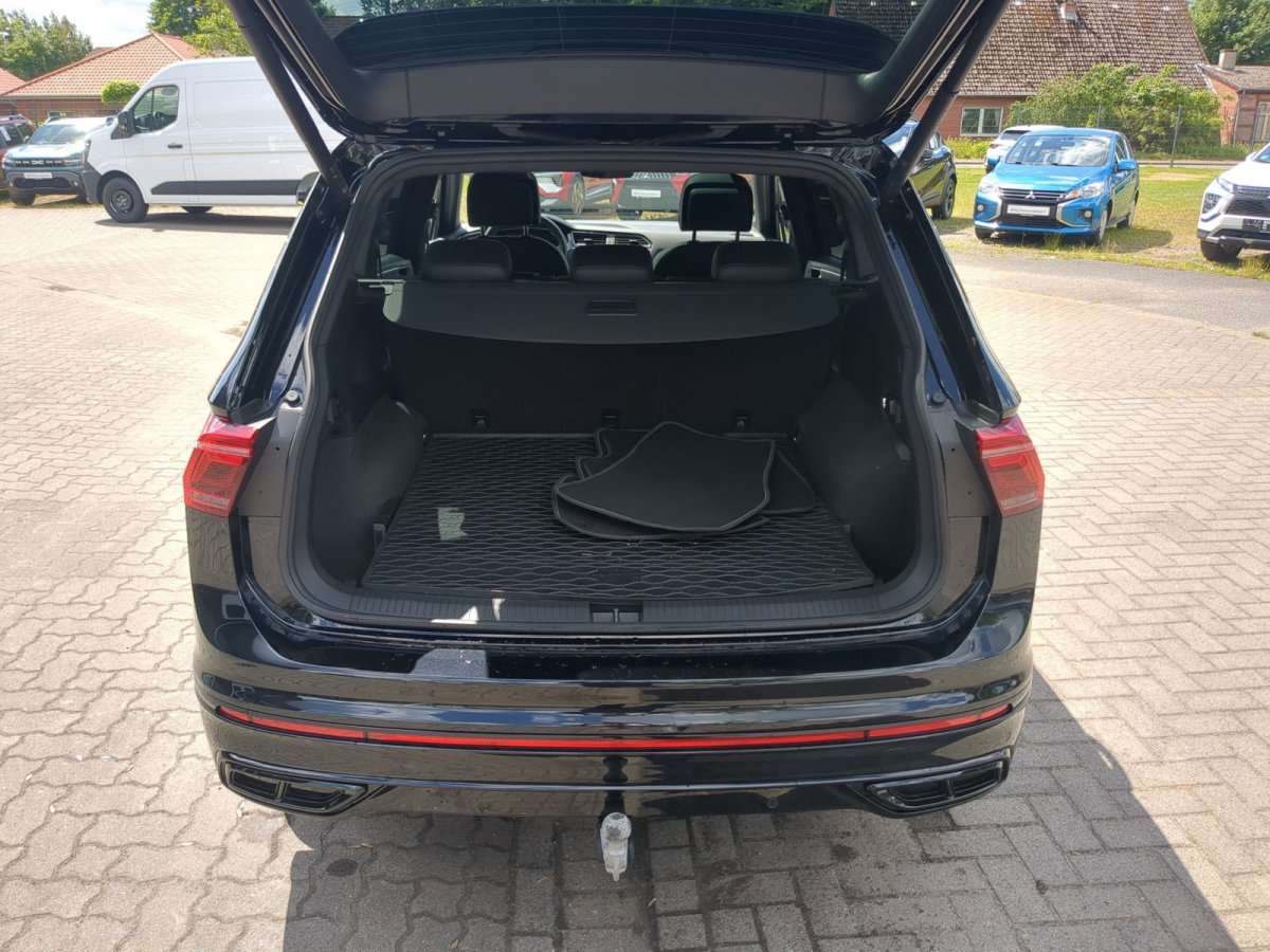 Fahrzeugbild eines Volkswagen Tiguan Allspace