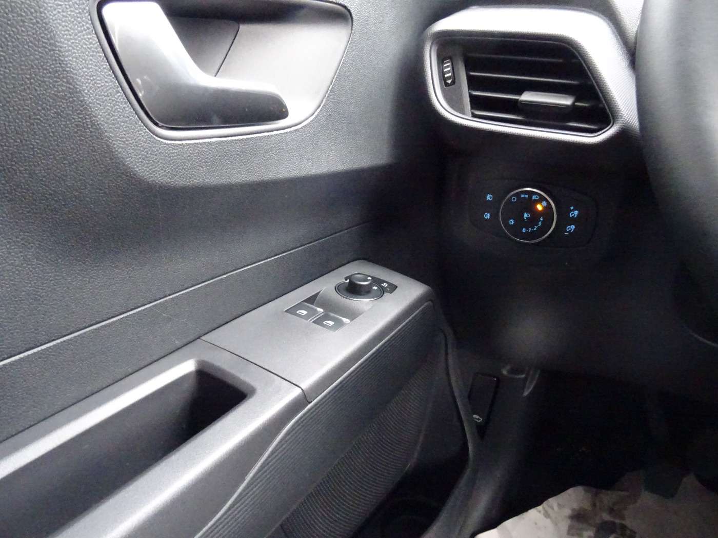 Fahrzeugbild eines Ford Tourneo Courier