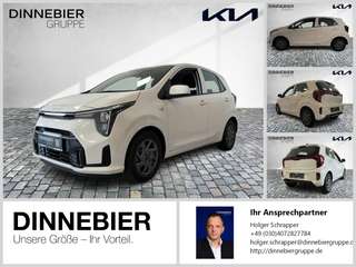 Schräge Frontansicht auf einen Kia Picanto , freigestellt