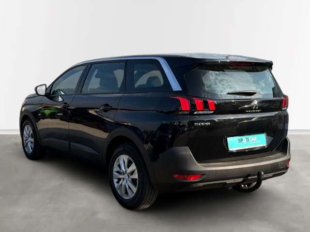 Fahrzeugbild eines Peugeot 5008