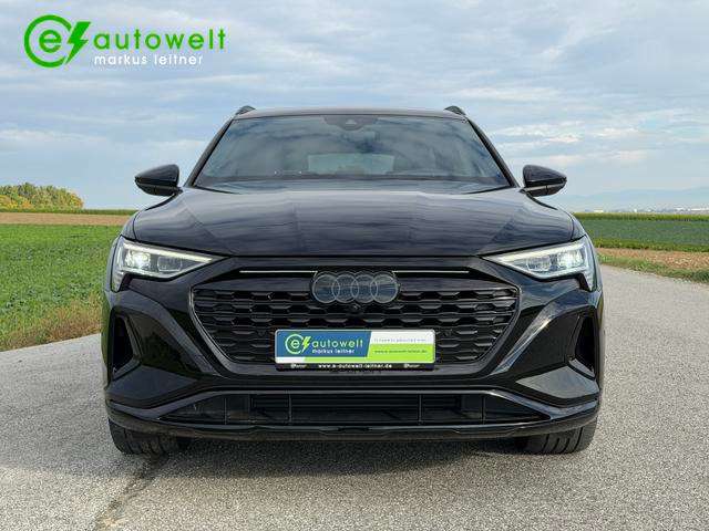 Fahrzeugbild eines Audi Q8 e-tron