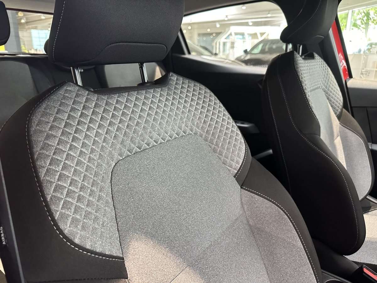 Fahrzeugbild eines Renault Clio