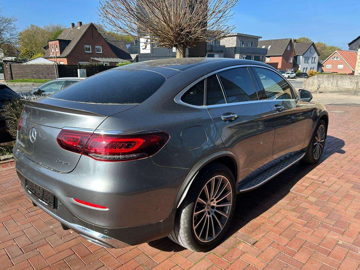 Fahrzeugbild eines Mercedes-Benz GLC