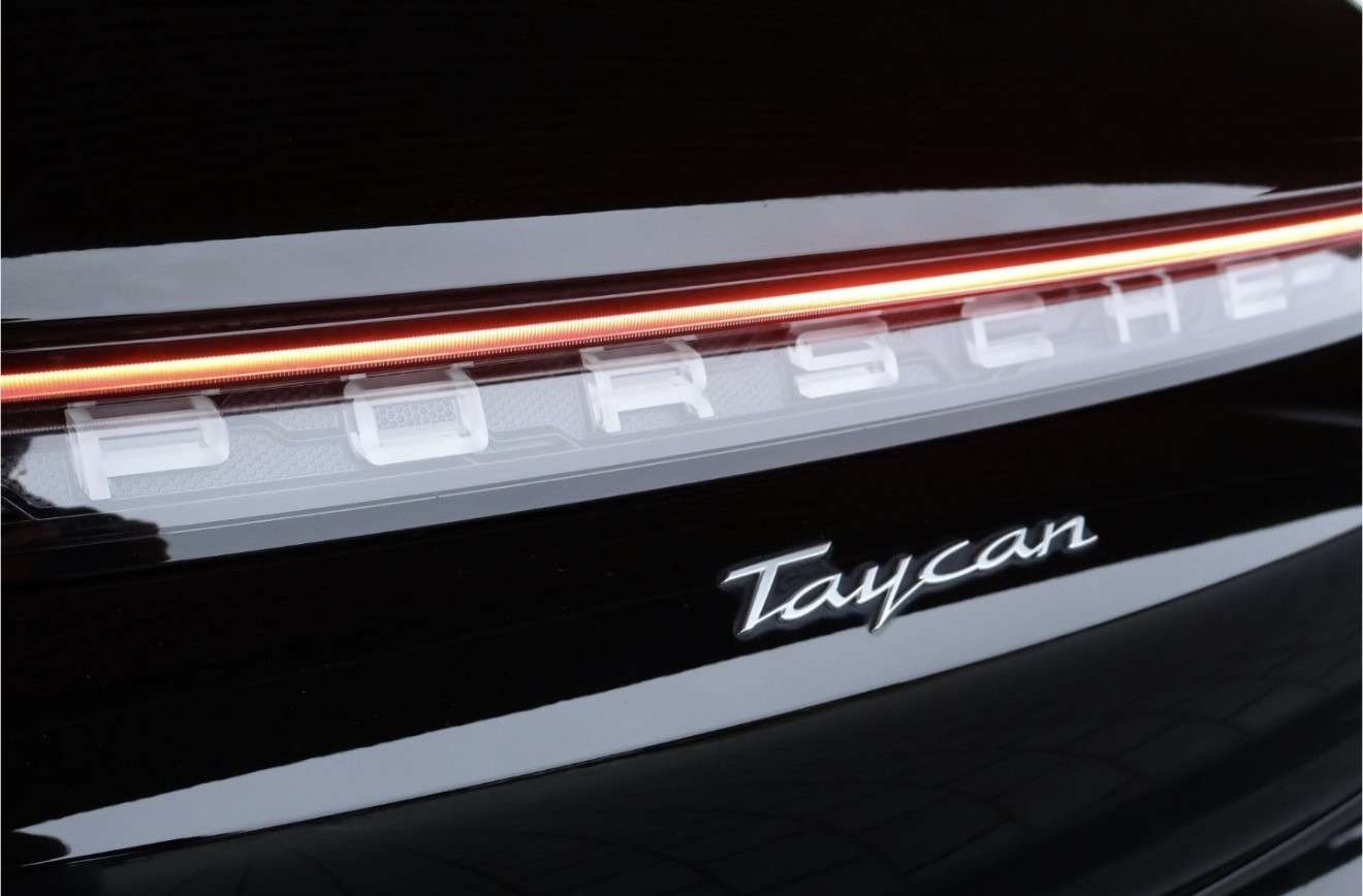 Fahrzeugbild eines Porsche Taycan