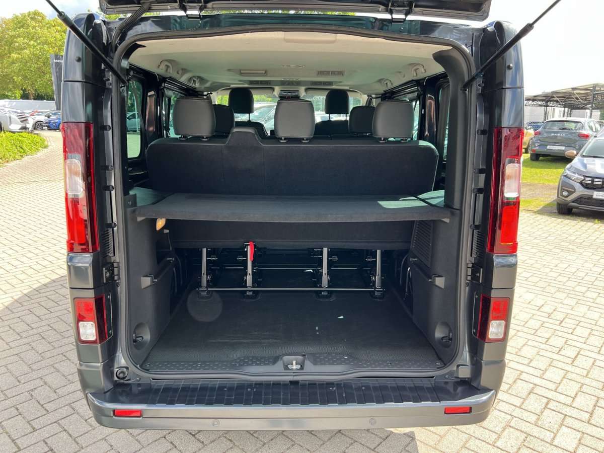 Fahrzeugbild eines Nissan Primastar