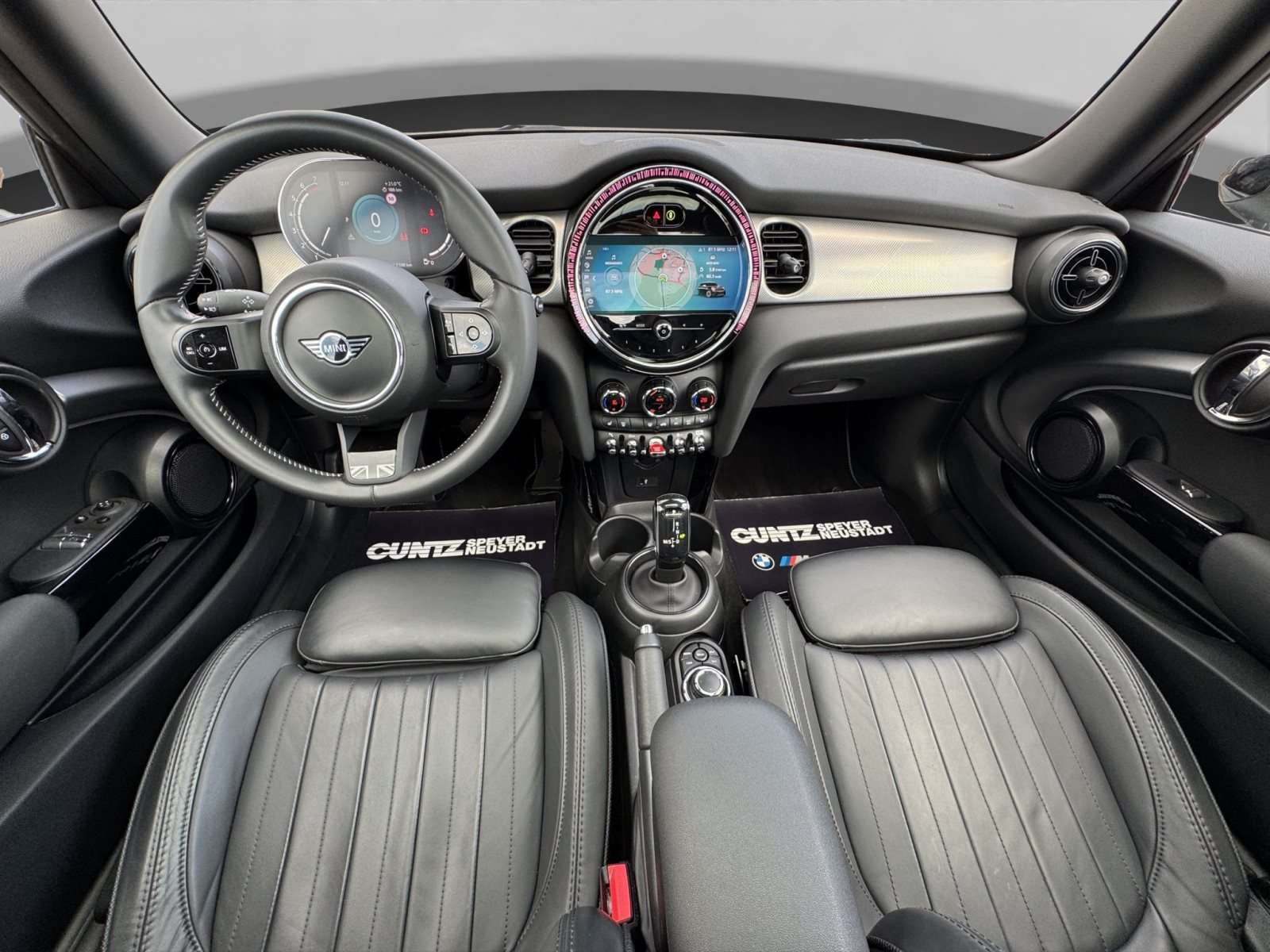 Fahrzeugbild eines MINI COOPER