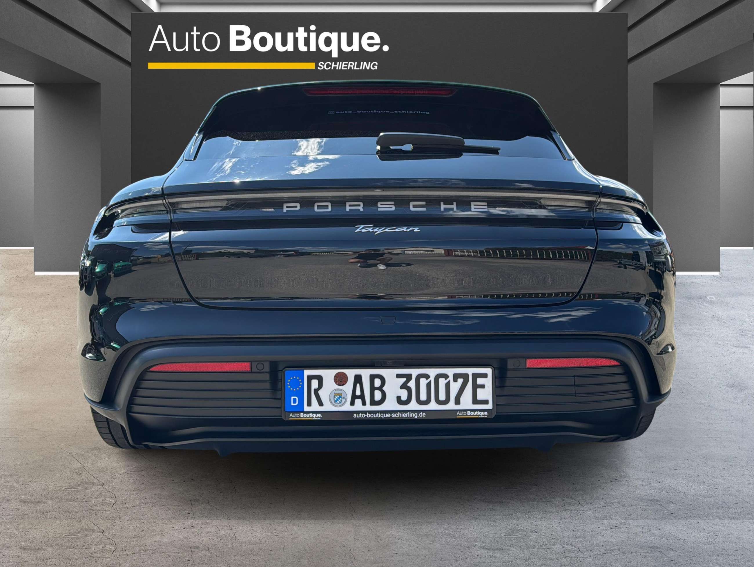 Fahrzeugbild eines Porsche Taycan