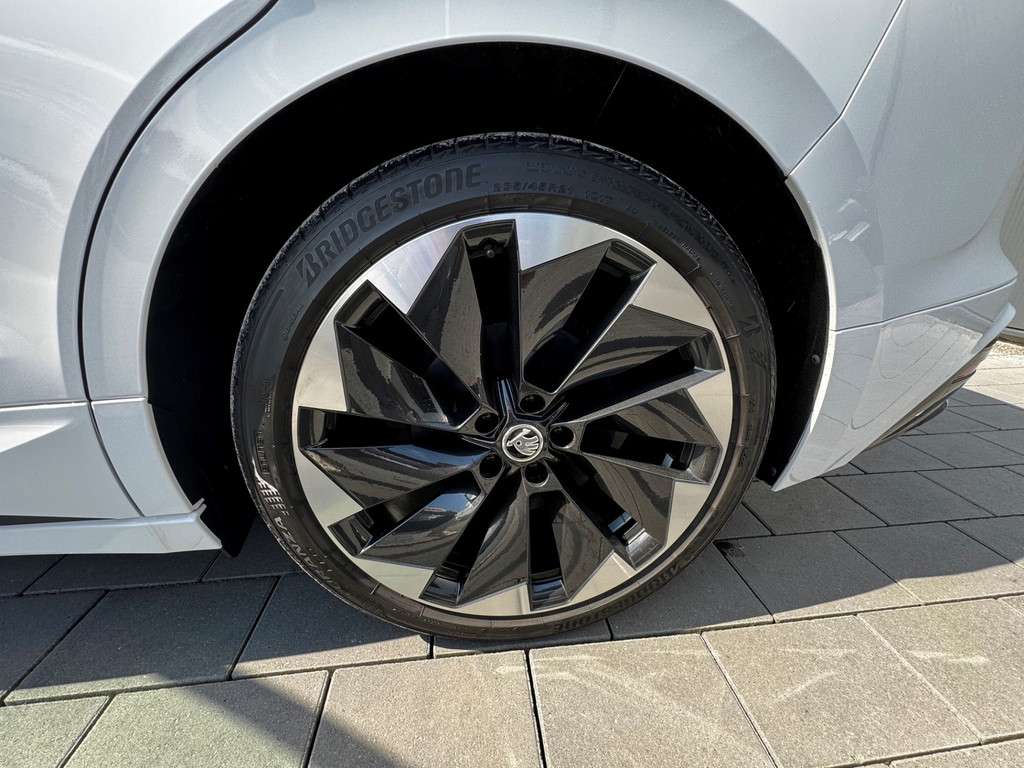 Fahrzeugbild eines Skoda ENYAQ