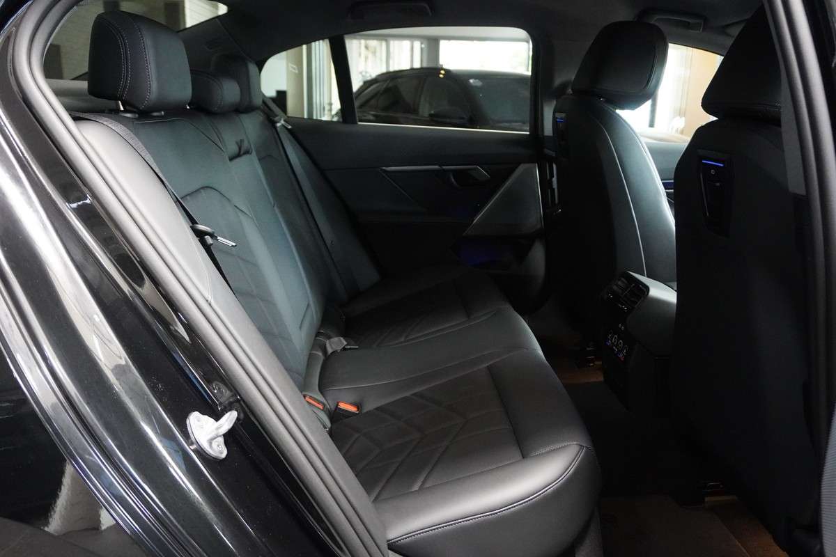 Fahrzeugbild eines BMW i5