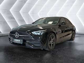 Schräge Frontansicht auf einen Mercedes-Benz C-Klasse , freigestellt