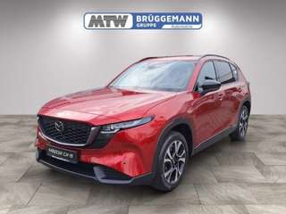 Schräge Frontansicht auf einen Mazda CX-5 , freigestellt