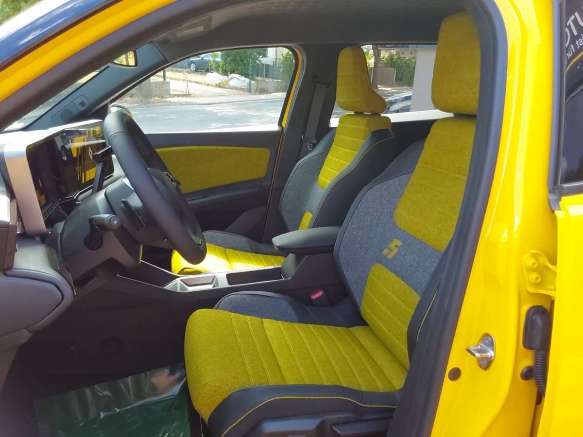 Fahrzeugbild eines Renault 5 E-TECH