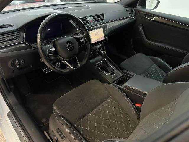 Fahrzeugbild eines Skoda Superb