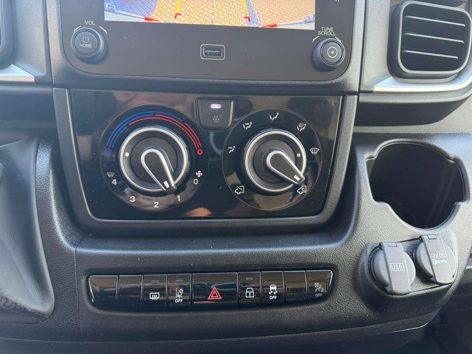 Fahrzeugbild eines Opel Movano