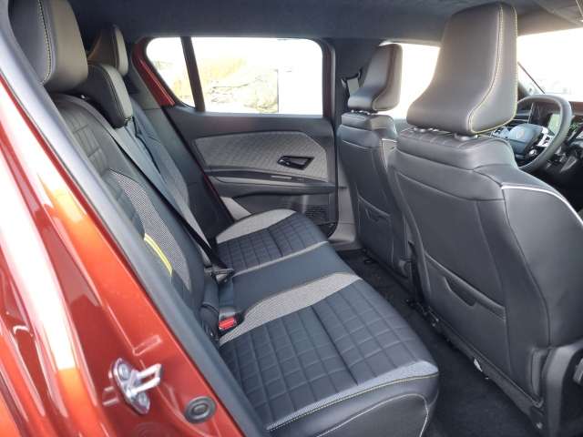 Fahrzeugbild eines Renault 4 E-TECH