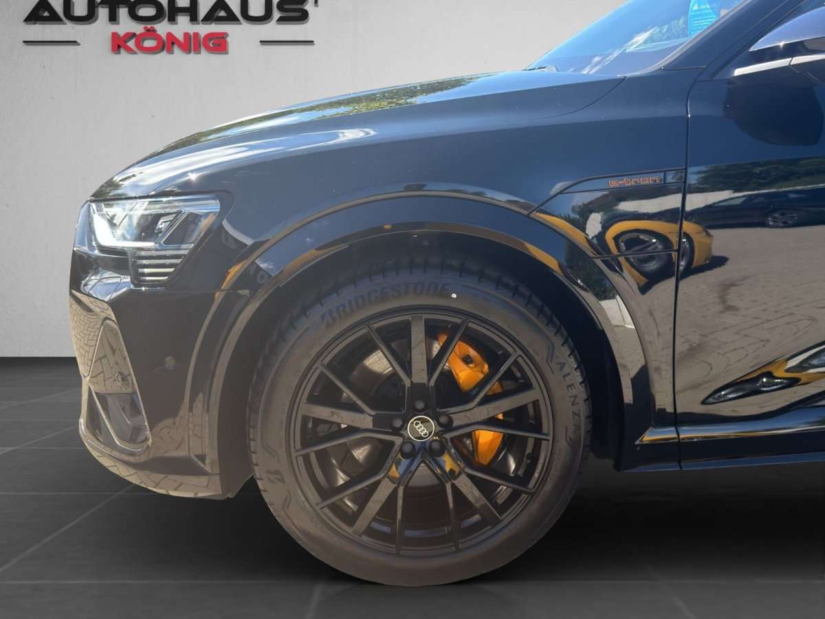 Fahrzeugbild eines Audi e-tron