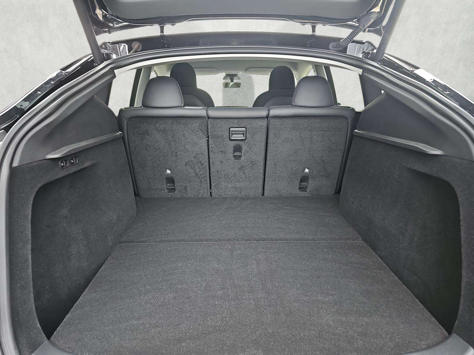 Fahrzeugbild eines TESLA Model Y