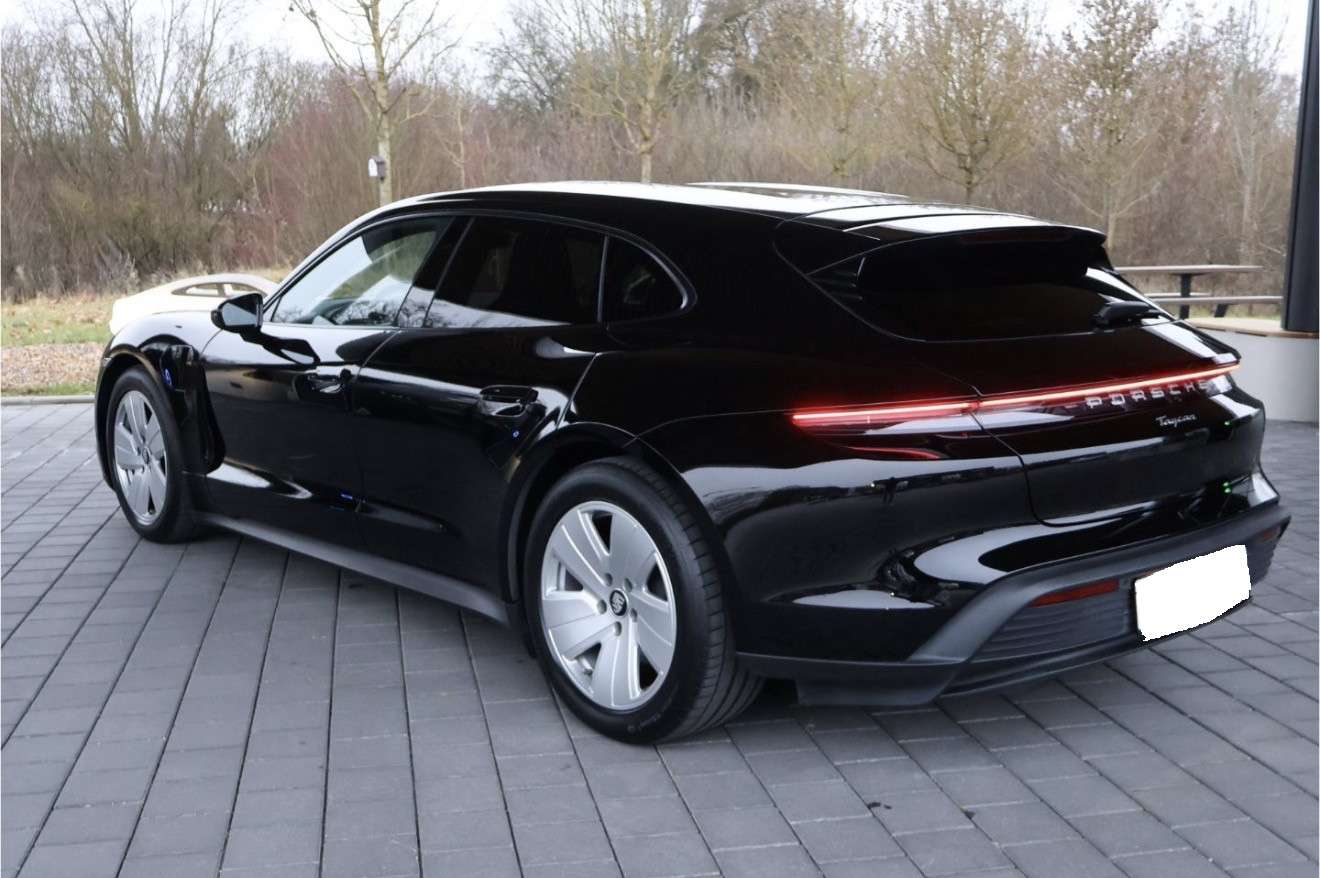 Fahrzeugbild eines Porsche Taycan