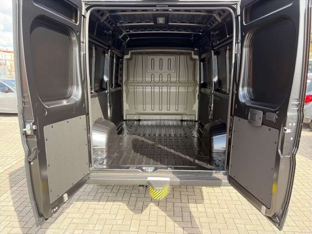 Fahrzeugbild eines Opel Movano