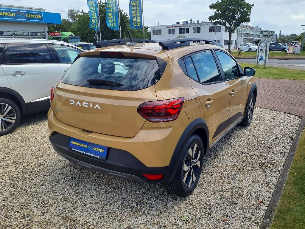 Fahrzeugbild eines Dacia Sandero
