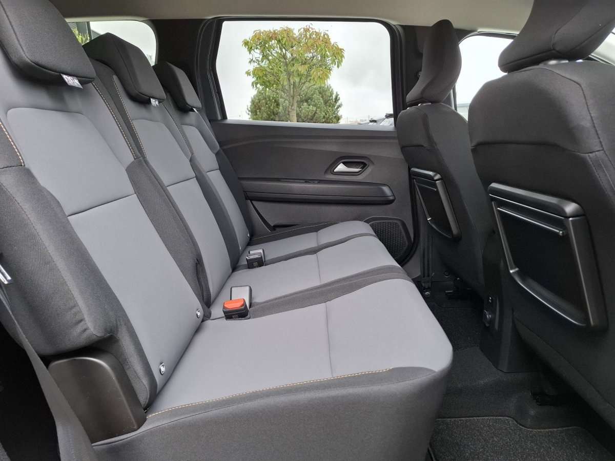 Fahrzeugbild eines Dacia Jogger