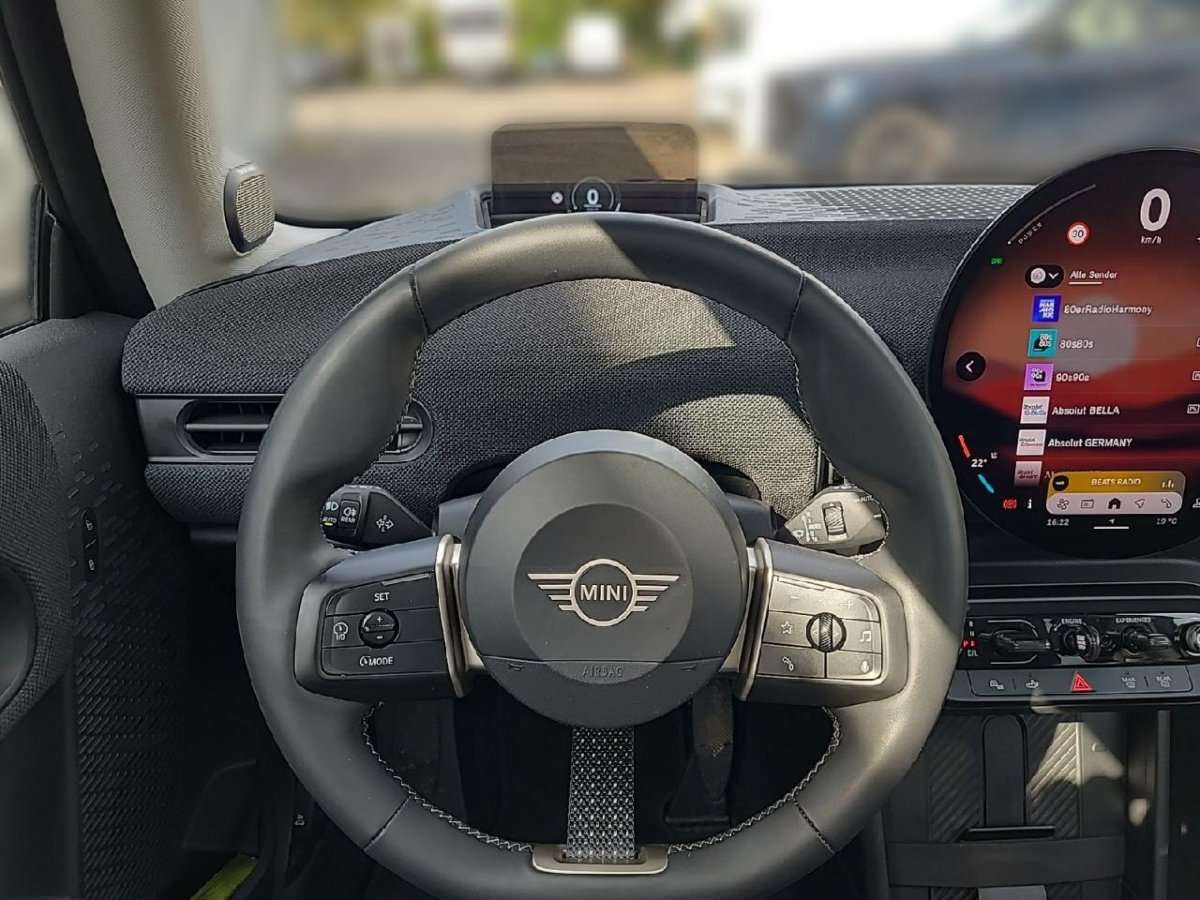 Fahrzeugbild eines MINI COOPER