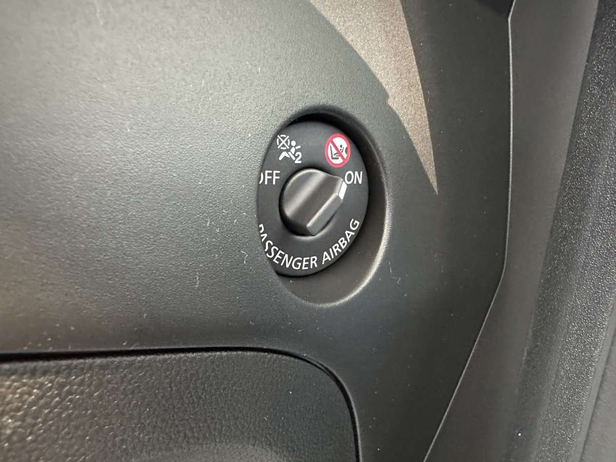 Fahrzeugbild eines Renault 4 E-TECH