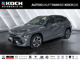 Schräge Frontansicht auf einen Hyundai Kona , freigestellt