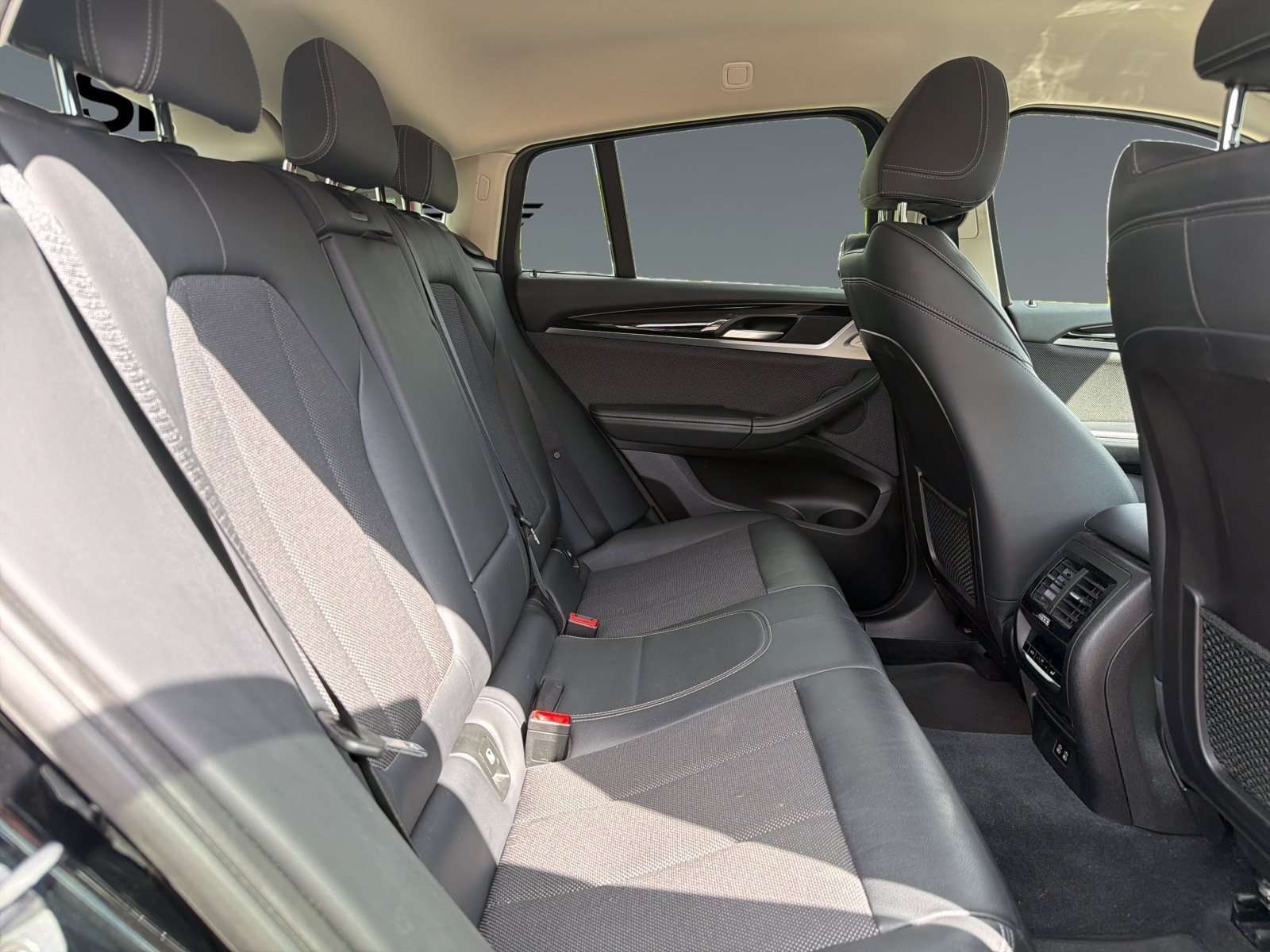 Fahrzeugbild eines BMW X4