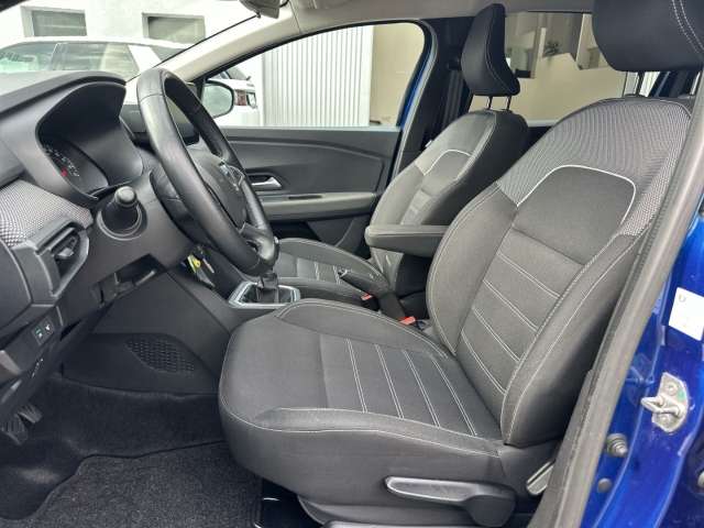 Fahrzeugbild eines Dacia Jogger