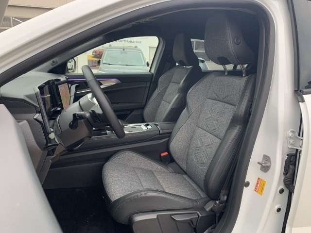 Fahrzeugbild eines Renault Rafale