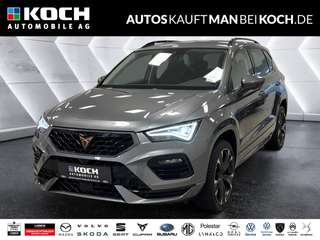 Schräge Frontansicht auf einen CUPRA Ateca , freigestellt