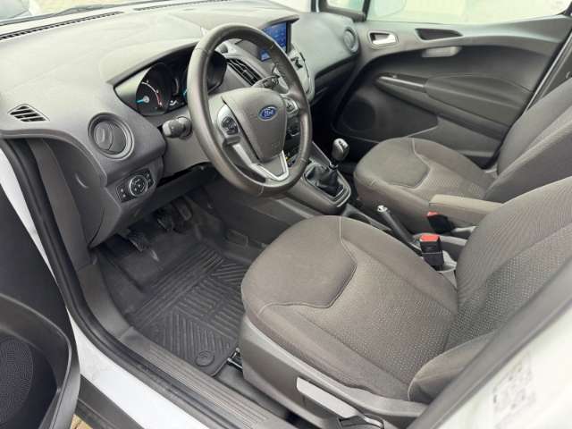 Fahrzeugbild eines Ford Transit Courier