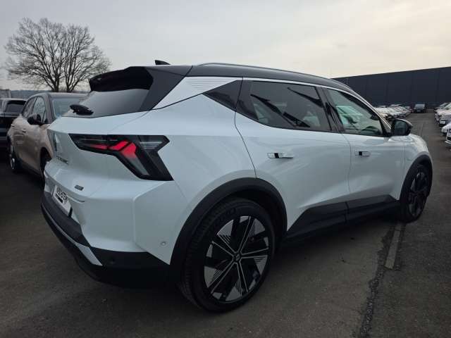 Fahrzeugbild eines Renault Scenic E-TECH