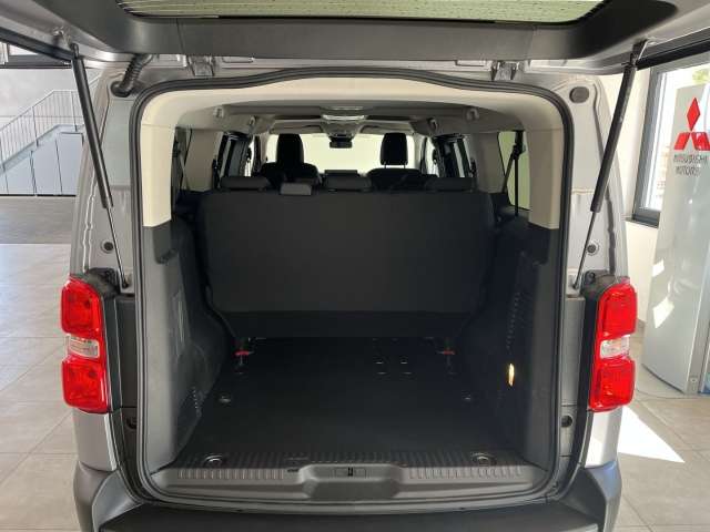 Fahrzeugbild eines Opel Vivaro