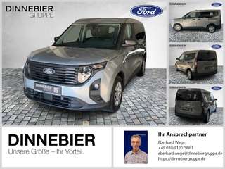 Schräge Frontansicht auf einen Ford Tourneo Courier , freigestellt