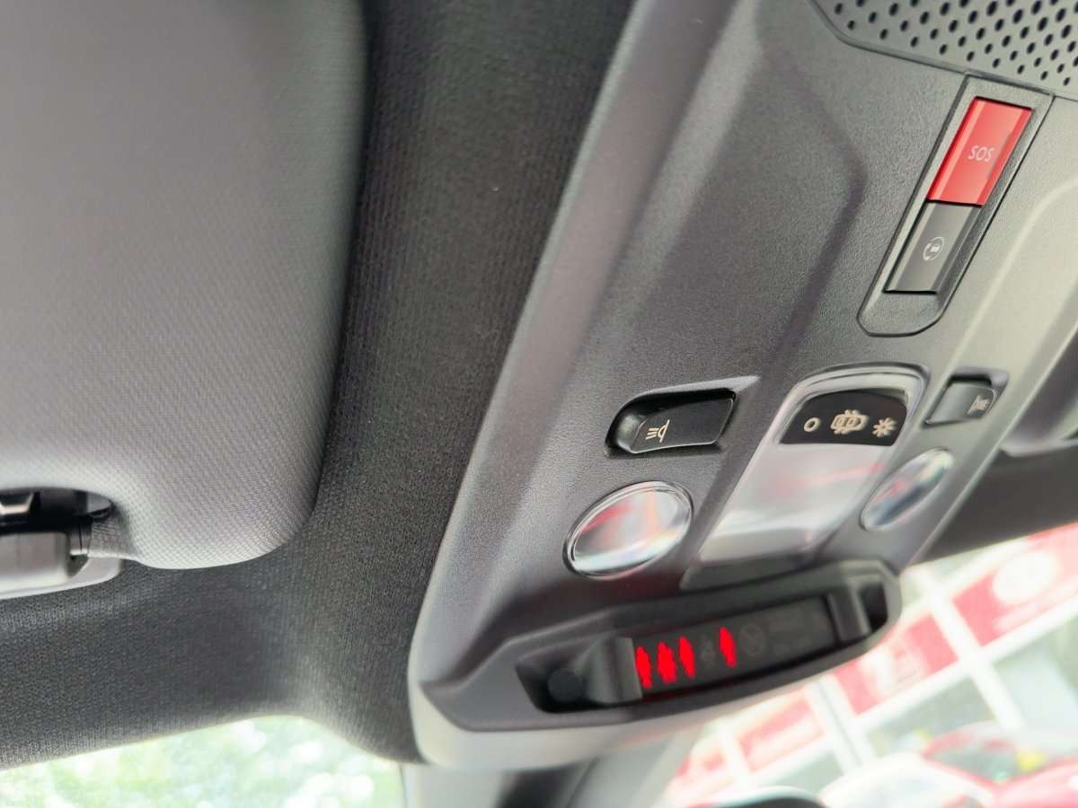 Fahrzeugbild eines Opel Mokka Electric