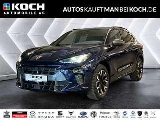 Schräge Frontansicht auf einen CUPRA Terramar , freigestellt