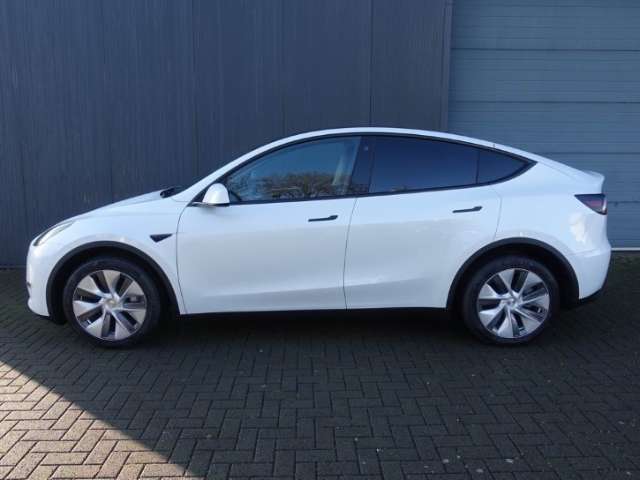 Fahrzeugbild eines TESLA Model Y