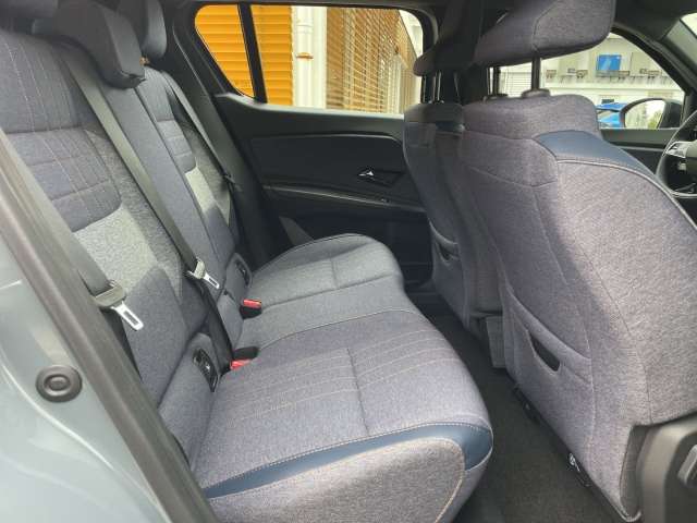 Fahrzeugbild eines Renault 4 E-TECH