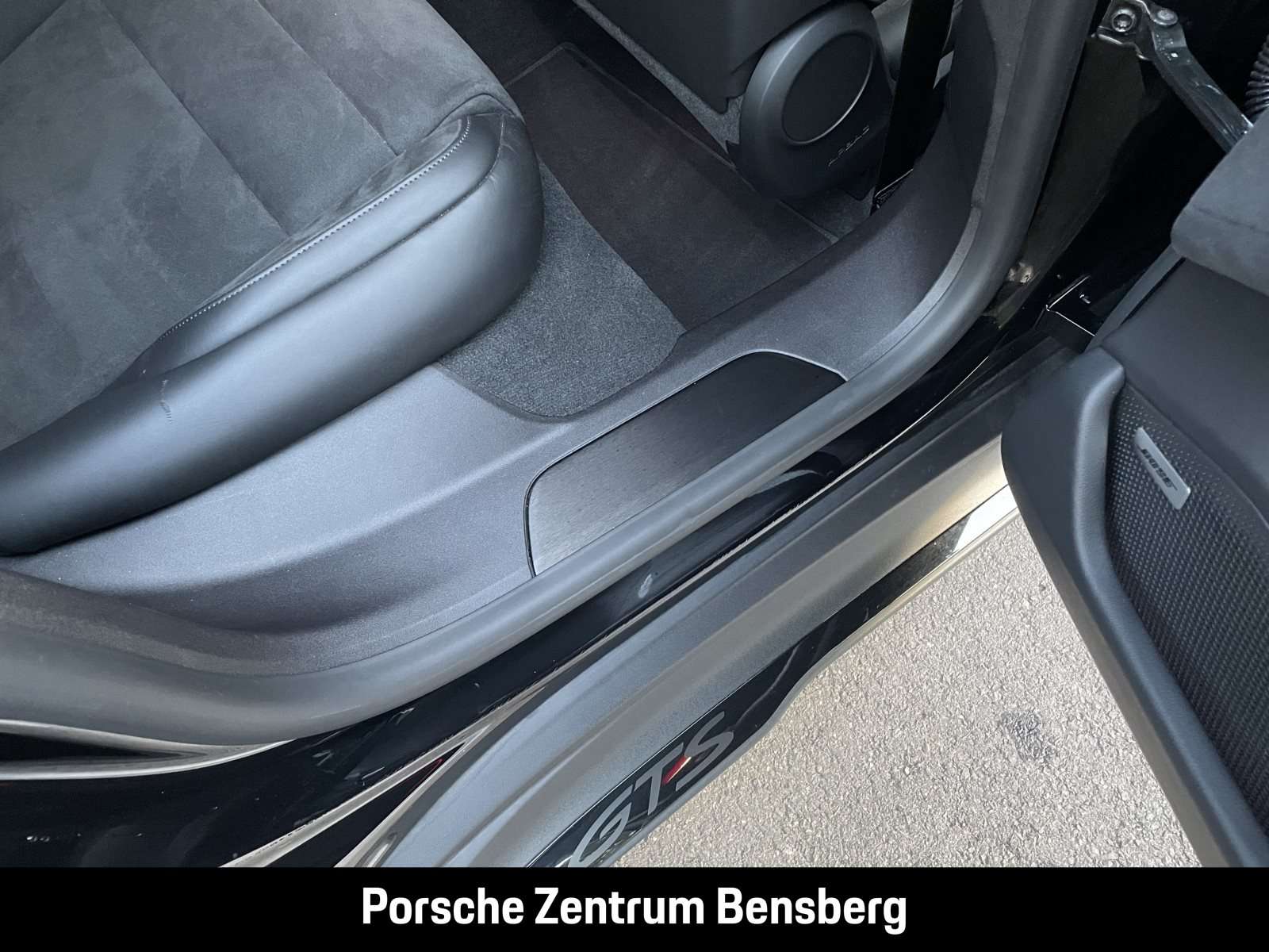 Fahrzeugbild eines Porsche Taycan